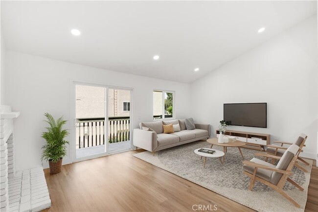 87 Tennessee St in Redlands, CA - Foto de edificio - Building Photo