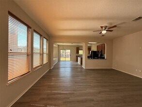 1722 E Mesa Park Dr in Round Rock, TX - Building Photo - Building Photo