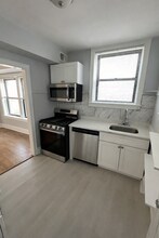 7327 N Honore St, Unit 3B in Chicago, IL - Building Photo - Building Photo