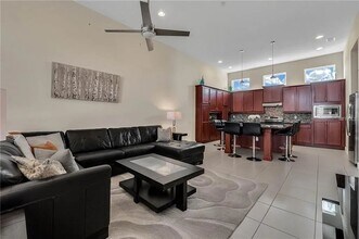 13738 Walcott Avenue in Orlando, FL - Foto de edificio - Building Photo