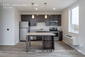6324 Lyndale Ave S-Unit -304 in Richfield, MN - Building Photo - Building Photo