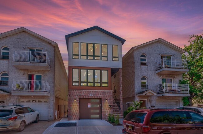 85 Myrtle Ave in Jersey City, NJ - Building Photo - Building Photo