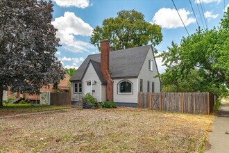 2431 N Atlantic St in Spokane, WA - Building Photo - Building Photo