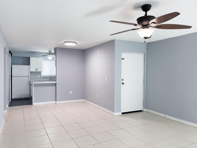 2708 Hidden Lake Blvd in Sarasota, FL - Building Photo - Building Photo