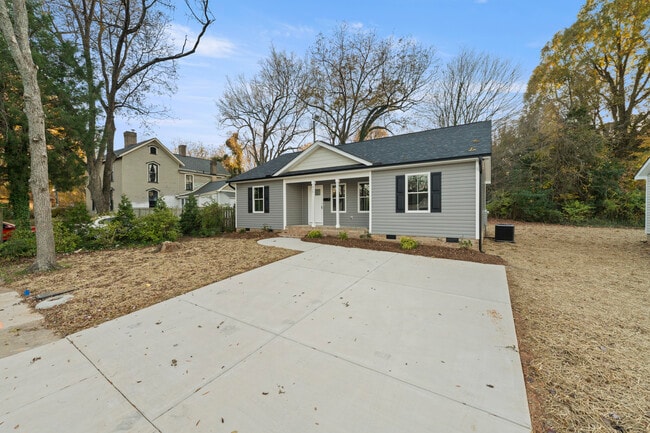 517 W Cemetery St in Salisbury, NC - Building Photo - Building Photo