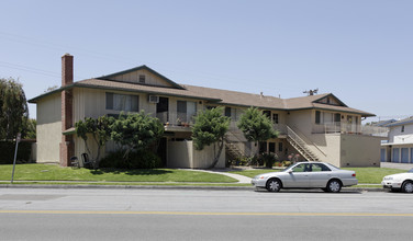 14801 Newport Ave in Tustin, CA - Building Photo - Building Photo