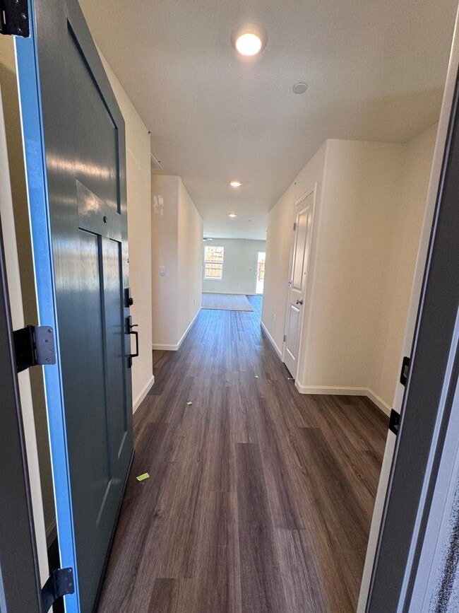 1142 E Cameron Ave in Visalia, CA - Building Photo - Building Photo