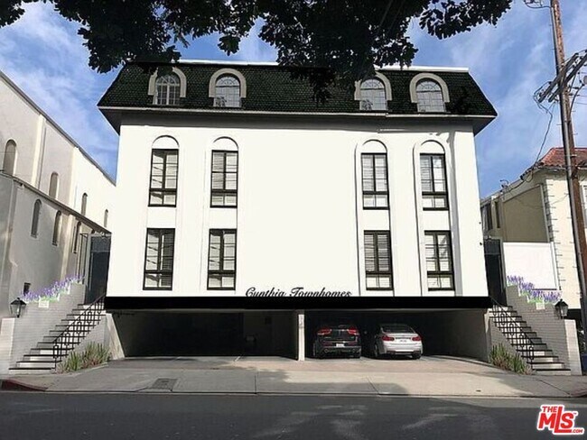 9023 Cynthia St in West Hollywood, CA - Building Photo - Building Photo