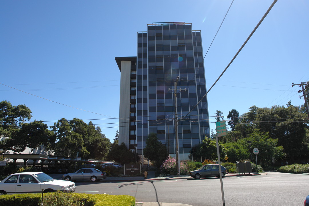 Lesley Towers in San Mateo, CA - Building Photo