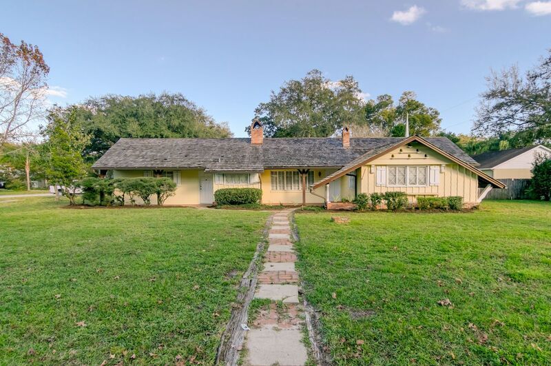 5334 Lake Howell Rd in Winter Park, FL - Building Photo