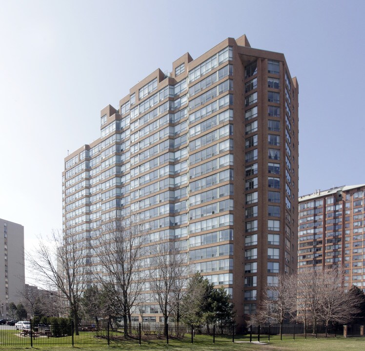 The Grande Regency in Burlington, ON - Building Photo