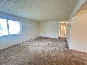 324 NE Conifer Blvd in Corvallis, OR - Building Photo - Building Photo