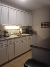 1035 SW 9th St, Unit J3 in Gainesville, FL - Building Photo - Building Photo