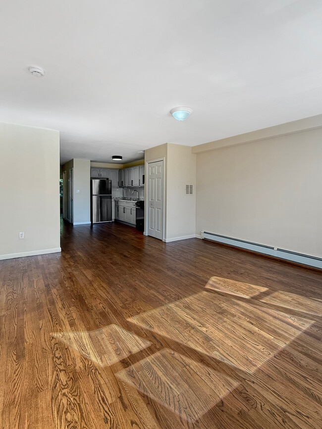 495 Maple St, Unit 2 in Brooklyn, NY - Building Photo - Building Photo