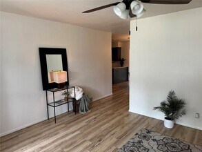 39 E 21st St in Edmond, OK - Building Photo - Building Photo