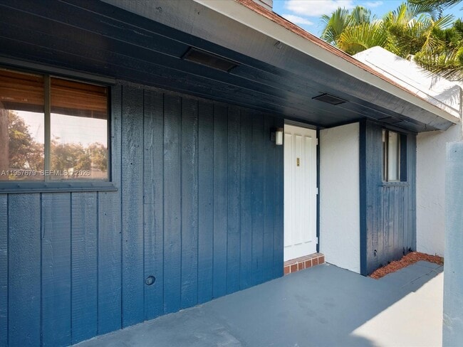 5020 SW 40th Ave in Fort Lauderdale, FL - Building Photo - Building Photo