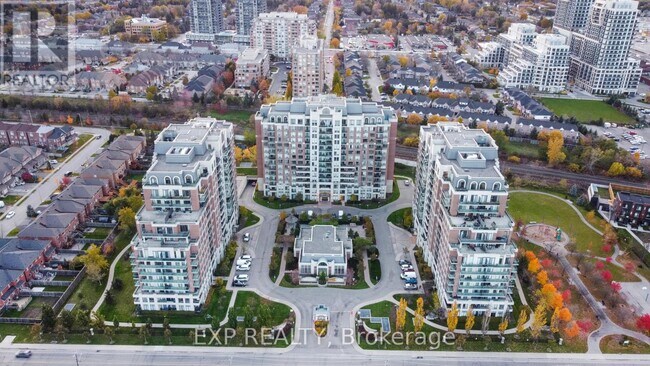 330-1330 Red Maple Rd in Richmond Hill, ON - Building Photo - Building Photo
