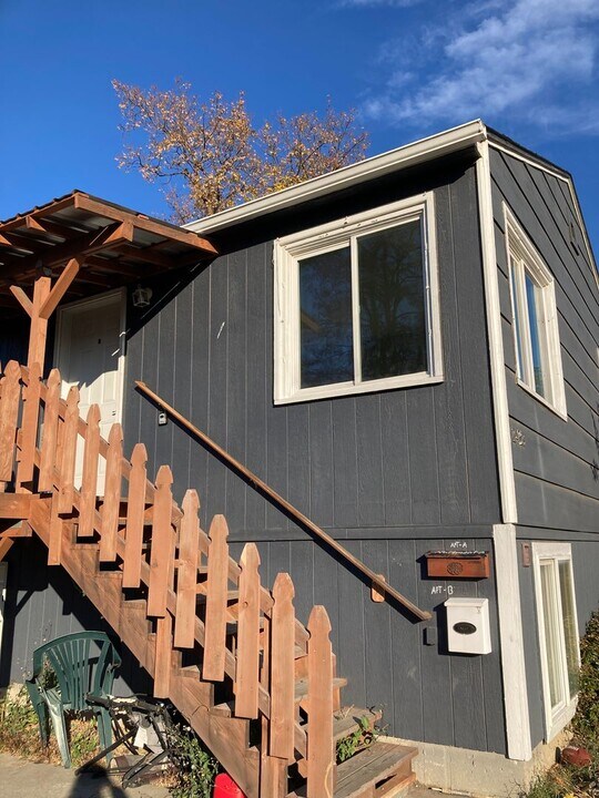 2423 E Dalke Ave-Unit -Unit A in Spokane, WA - Building Photo