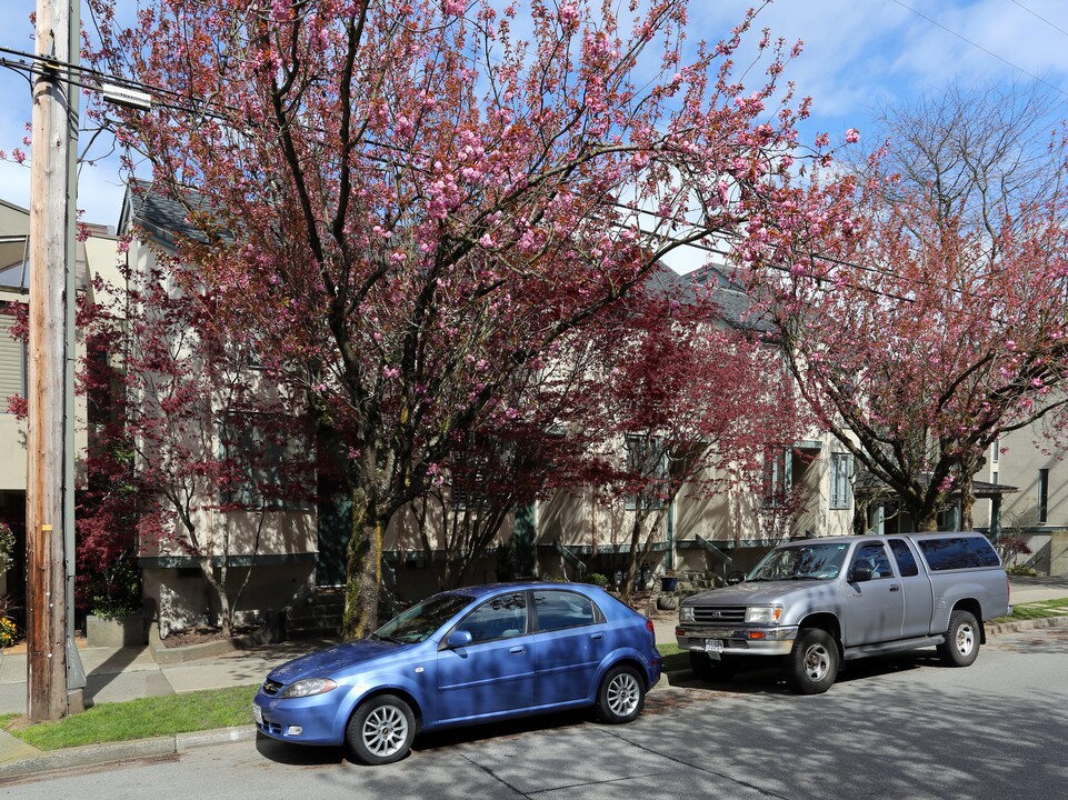 1147-1159 W 7th Ave in Vancouver, BC - Building Photo