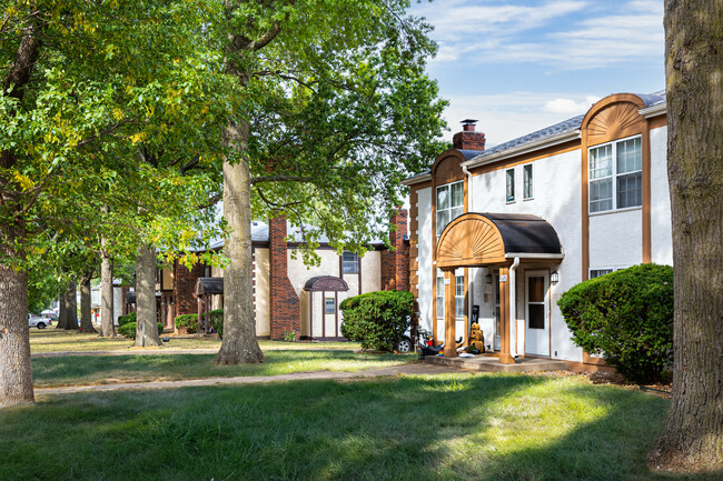 Roosevelt Apartments in Independence, MO - Foto de edificio - Building Photo