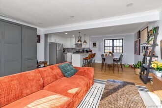 4 Finch Pl in Huntington, NY - Building Photo - Building Photo