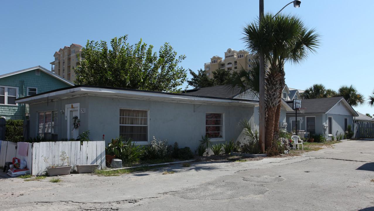 821 2nd St N in Jacksonville Beach, FL - Building Photo