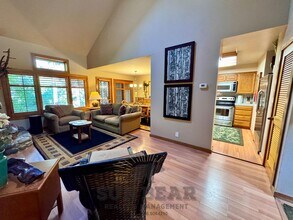 929 Northwood Blvd in Incline Village, NV - Foto de edificio - Building Photo