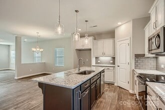 170 Fairfield Dr in Troutman, NC - Building Photo - Building Photo