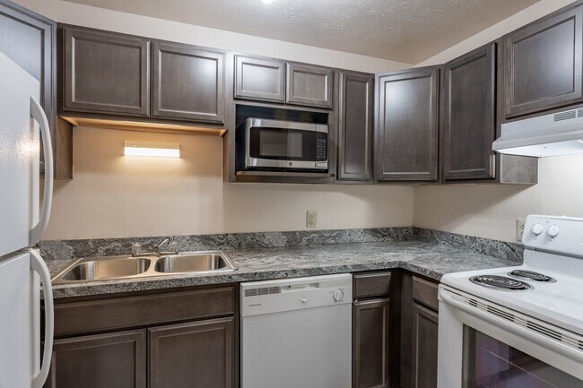 Crystal Shores Community in Vermilion, OH - Building Photo - Interior Photo