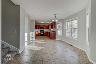 112 N Peach Brook in Nixa, MO - Foto de edificio - Building Photo