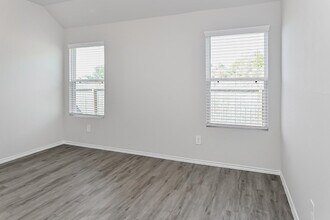 1031 Imperial Bend Dr in Houston, TX - Building Photo - Building Photo