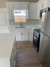 5202 N Crown Pt, Unit 3 in Pharr, TX - Building Photo - Building Photo