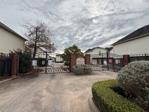 1711 Aden Mist Dr in Houston, TX - Foto de edificio - Building Photo