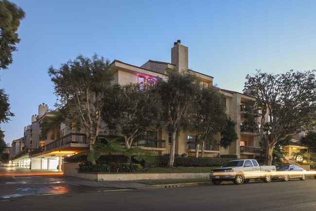 8180 Manitoba St, Unit 334 in Playa Del Rey, CA - Building Photo - Building Photo