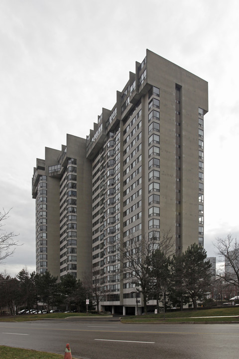 Shergate Tower in Mississauga, ON - Building Photo