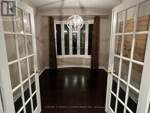 114 Garyscholl Rd in Vaughan, ON - Building Photo - Building Photo