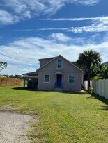 412 Riverside Dr in Tarpon Springs, FL - Building Photo
