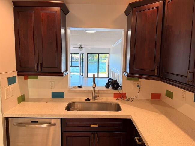 797 S Riverside Dr in Pompano Beach, FL - Foto de edificio - Building Photo