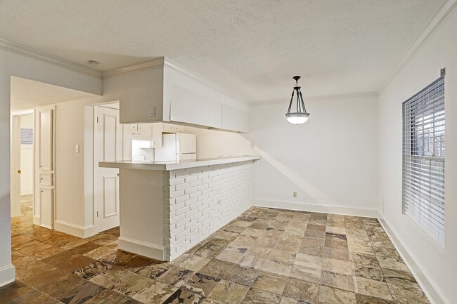 2418 Mimosa Dr