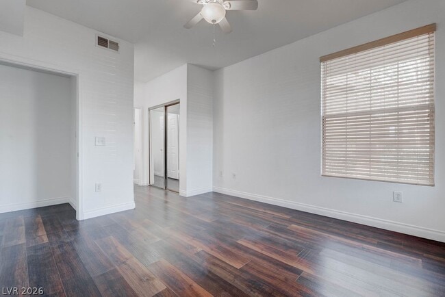 231 W Horizon Ridge Pkwy