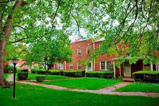 Elwood Gardens in Pittsburgh, PA - Building Photo