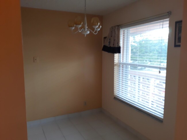 1421 NW 20th Ave-Unit -203 in Delray Beach, FL - Foto de edificio - Building Photo