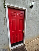 2963 Redwine Rd in East Point, GA - Building Photo