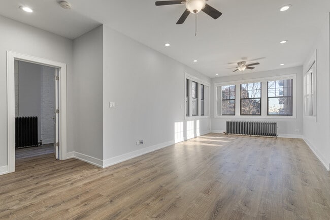 7626 N Eastlake Terrace in Chicago, IL - Building Photo - Building Photo