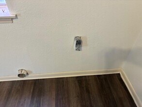 213 NE 31st St in Grand Prairie, TX - Building Photo - Building Photo