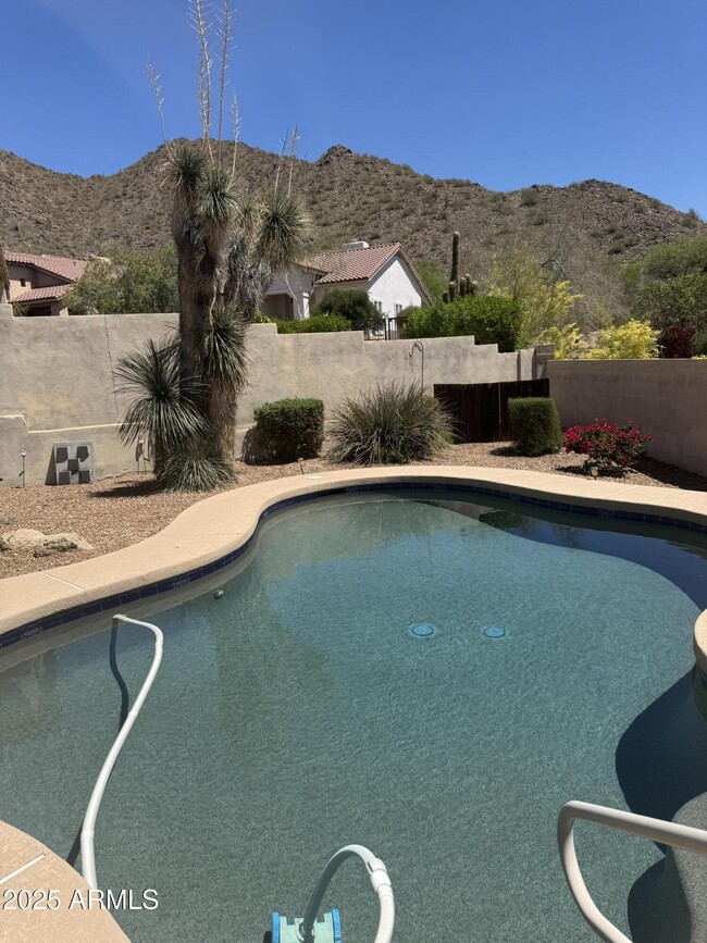 13867 E Paradise Ln in Scottsdale, AZ - Building Photo - Building Photo