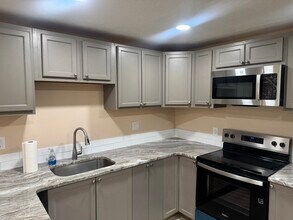 356 Franklin Ave, Unit B8 in Hartford, CT - Foto de edificio - Building Photo