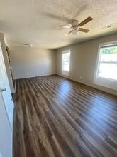 724 Parkhurst Dr in Lebanon, MO - Building Photo - Building Photo
