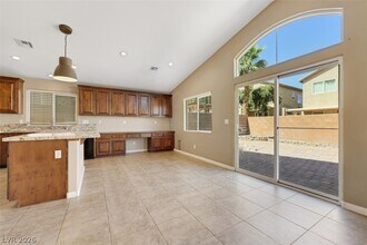 9936 Willowbrook Pond Rd in Las Vegas, NV - Building Photo - Building Photo