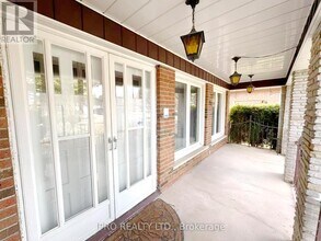 2317 Nikanna Rd in Mississauga, ON - Building Photo - Building Photo